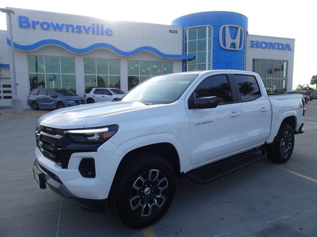 2025 Chevrolet Colorado 4WD Z71 in Summit White — front three-quarter view