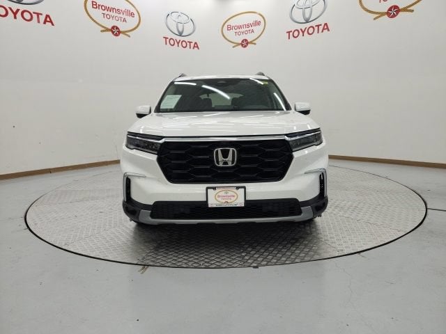 2023 Honda Pilot — interior view