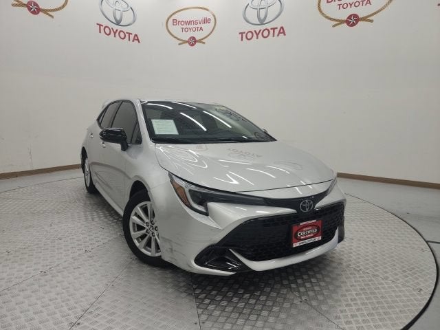2026 Toyota Corolla Hatchback SE in Classic Silver Metallic — front three-quarter view